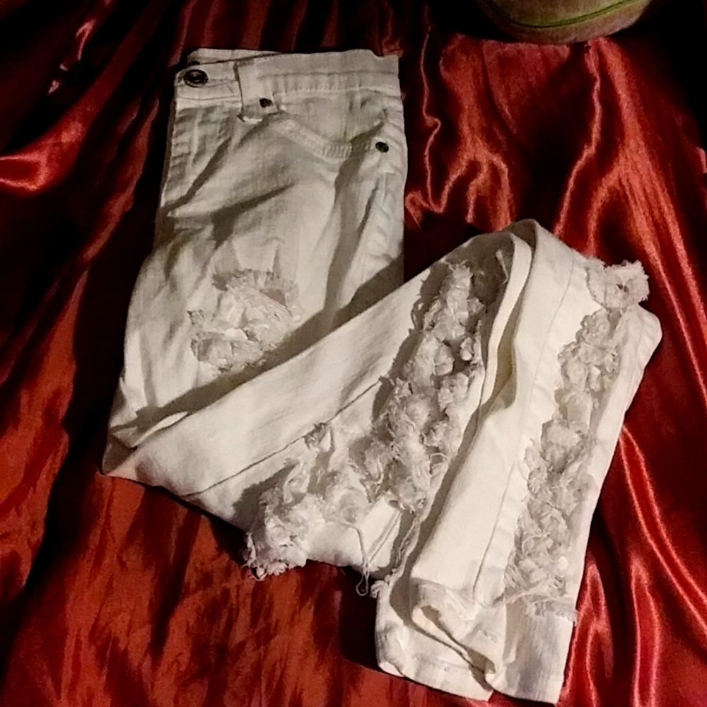 White skinny jeans